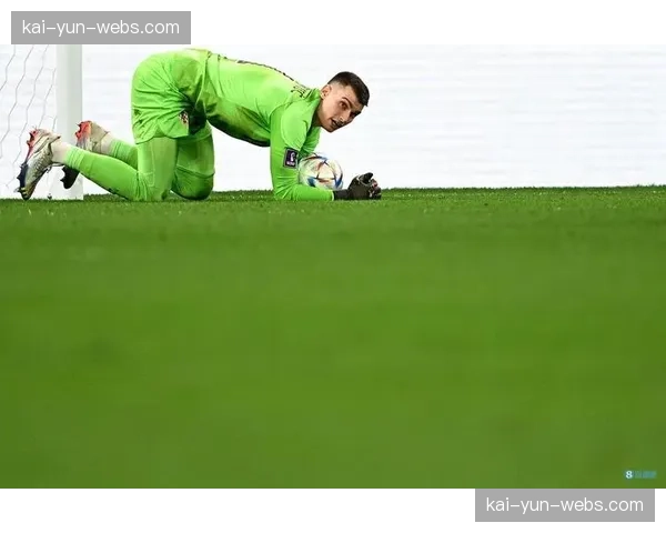 比赛第60分钟，美因茨门将扑出点球，力保球门不失